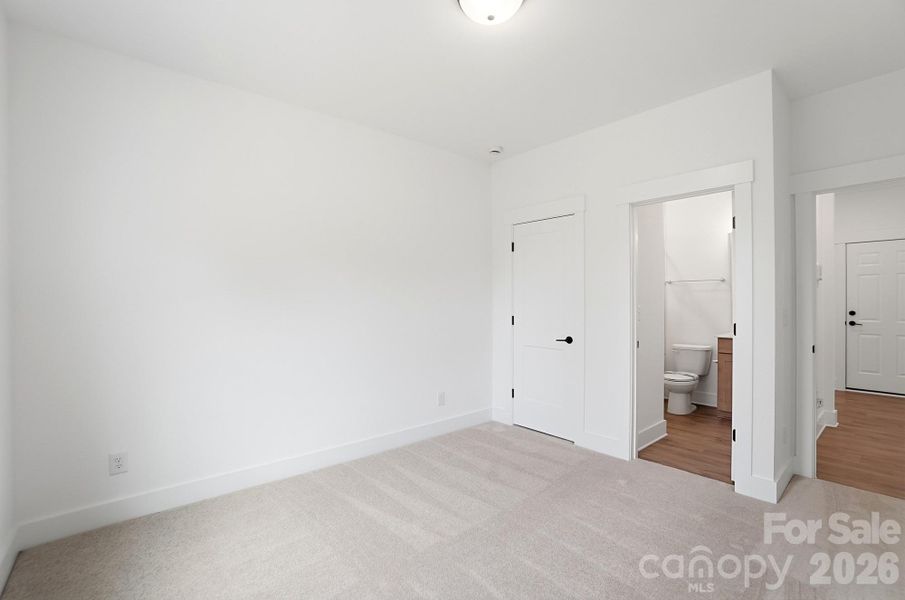Spacious, unfurnished interior of a new home in Robinson Oaks, Gastonia (Image 33).
