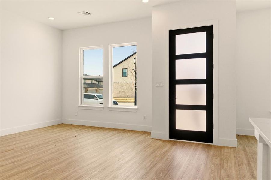 Spacious, unfurnished interior of a new home in , Rowlett (Image 22).