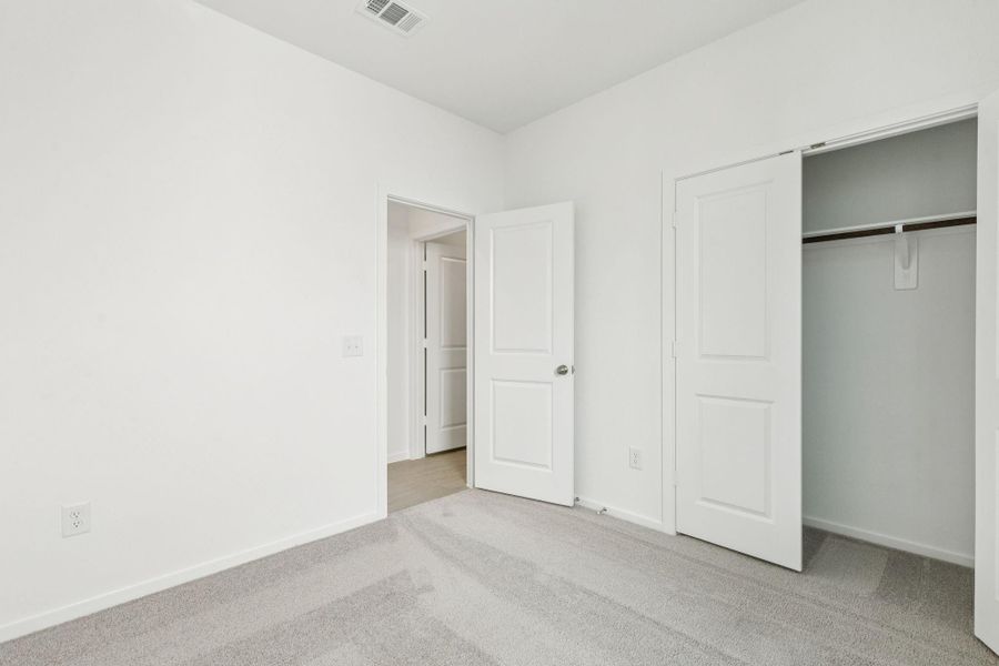 Spacious, unfurnished interior of a new home in Mavera, Conroe (Image 14).