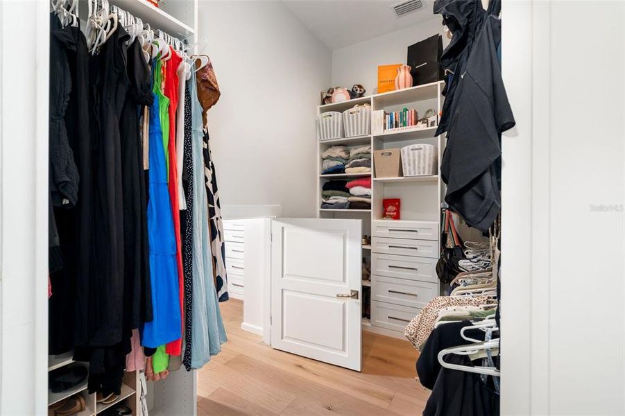 Furnished interior view inside a new home in , Gainesville (Image 42).