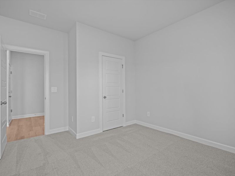Spacious, unfurnished interior of a new home in Chatham Forest, Duncan (Image 15).