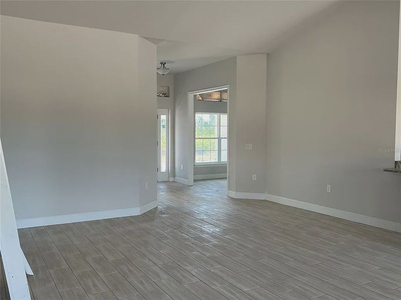Spacious, unfurnished interior of a new home in South Gulf Cove, Port Charlotte (Image 11).