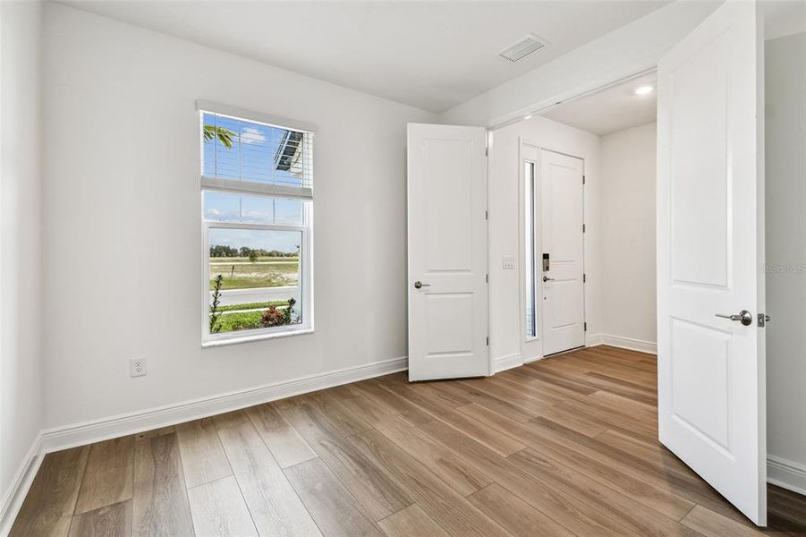 Spacious, unfurnished interior of a new home in Hawkstone, Sarasota (Image 14).