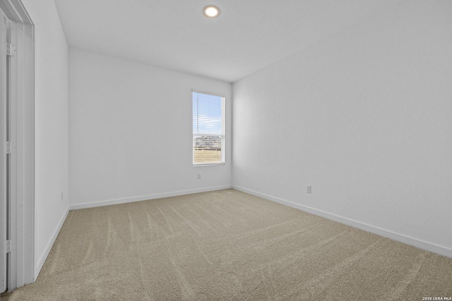 Spacious, unfurnished interior of a new home in Voss Farms, New Braunfels (Image 18).