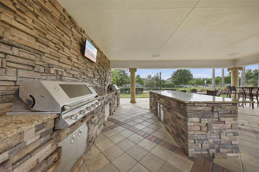 Exterior details and patio area of a home in , Land O' Lakes (Image 31).