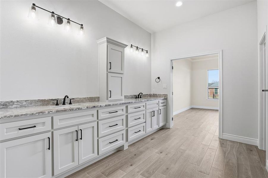 Furnished interior view inside a new home in , Granbury (Image 17).