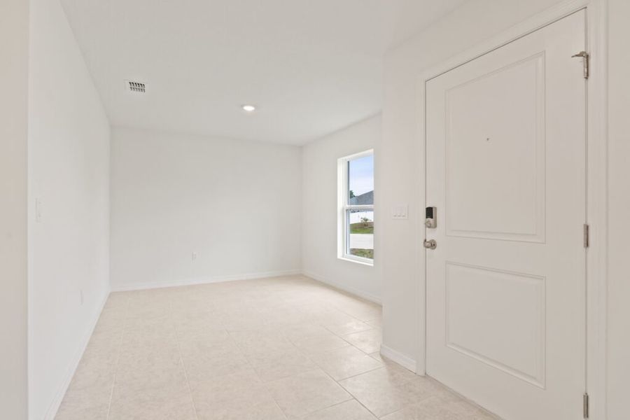 Spacious, unfurnished interior of a new home in Palm Bay, Palm Bay (Image 11).