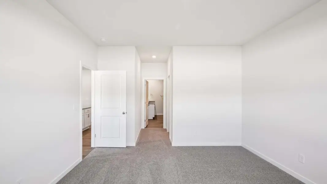 Representative unfurnished interior of a home built from the Aria by D.R. Horton in Sweetwater Village, Rockwell (Image 21).