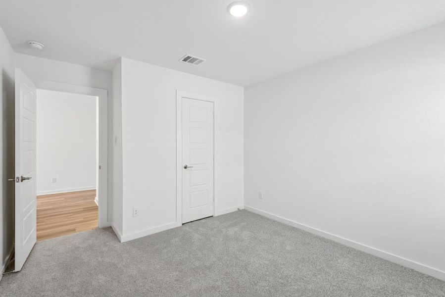 Spacious, unfurnished interior of a new home in Summerview, Fulshear (Image 12). Spacious, unfurnished interior of a new home in Summerview, Fulshear (Image 12).