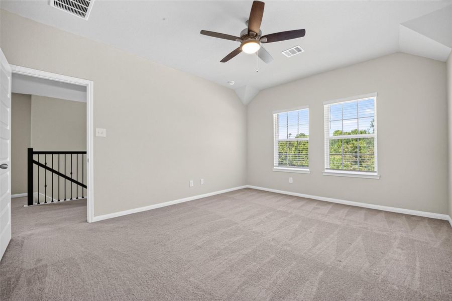 Spacious, unfurnished interior of a new home in River's Edge, Conroe (Image 39). Spacious, unfurnished interior of a new home in River's Edge, Conroe (Image 39).