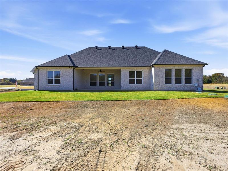 Exterior details and patio area of a home in Silver Sage Farm, Weatherford (Image 3).