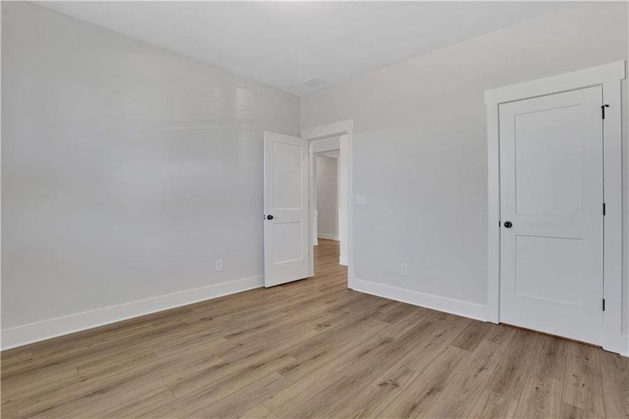 Spacious, unfurnished interior of a new home in Twin Lakes, Hoschton (Image 46).