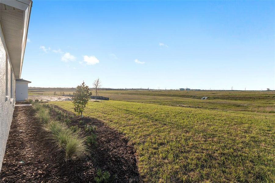 Exterior details and patio area of a home in , Ocala (Image 33).