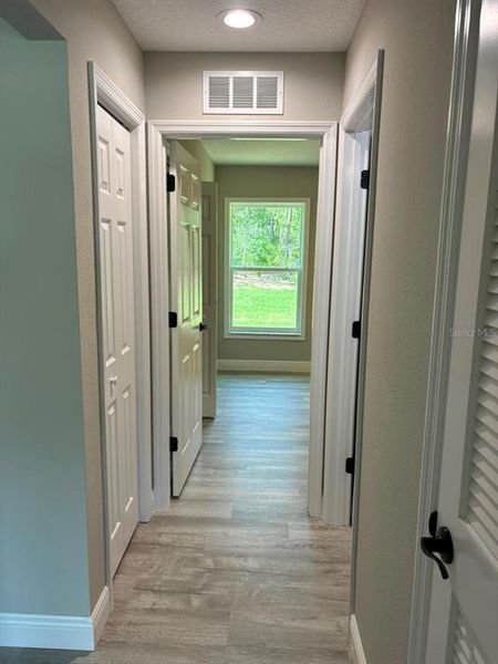 Spacious, unfurnished interior of a new home in , Dunnellon (Image 20).