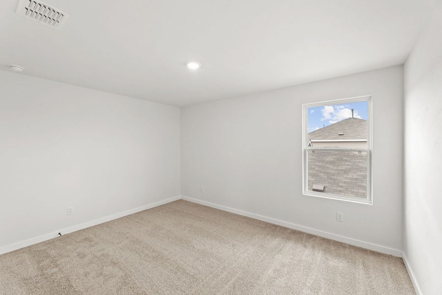 Spacious, unfurnished interior of a new home in Veranda Designer, San Antonio (Image 31).