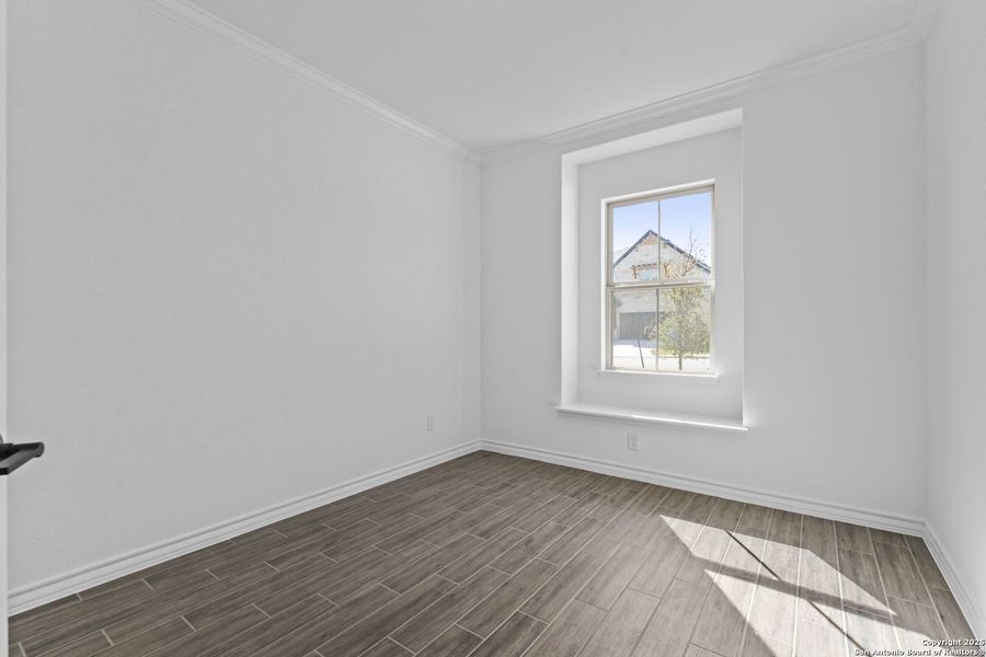 Spacious, unfurnished interior of a new home in Lily Springs, Seguin (Image 18).