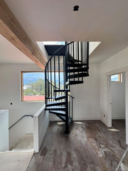 Spacious, unfurnished interior of a new home in , Buena Vista (Image 5).