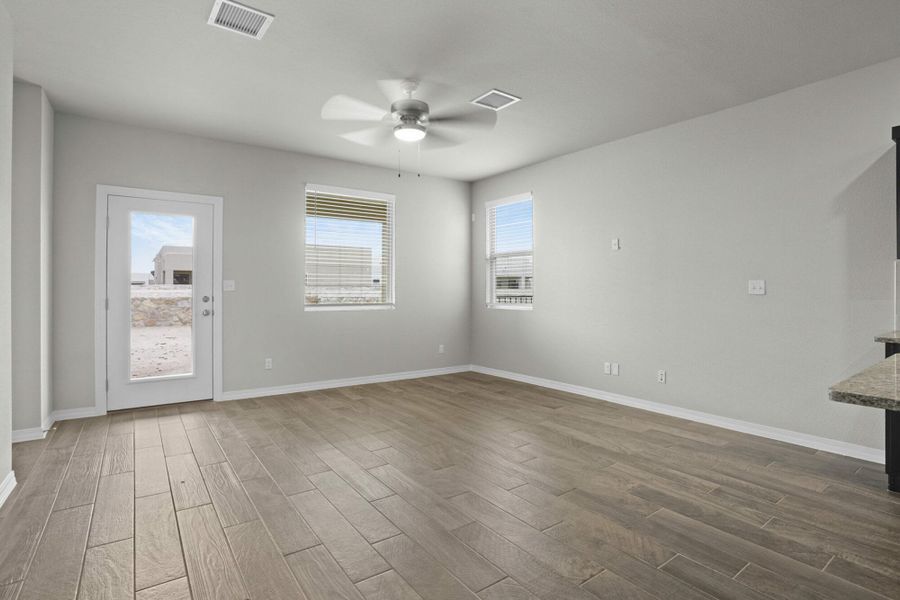 Spacious, unfurnished interior of a new home in Campo Del Sol, El Paso (Image 12).