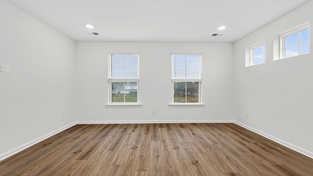 Spacious, unfurnished interior of a new home in , North Charleston (Image 12).