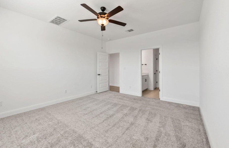 Spacious, unfurnished interior of a new home in Lagos, Manor (Image 15).