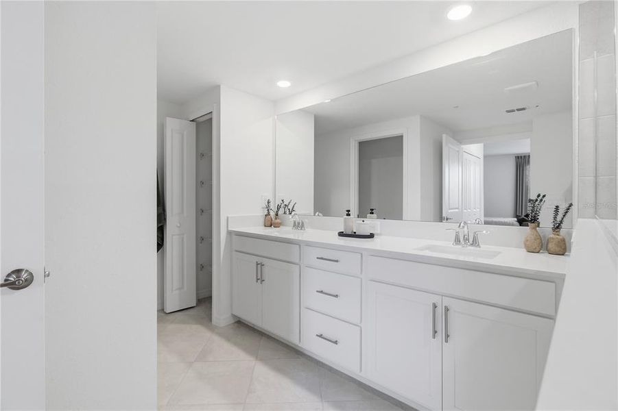 Furnished interior view inside a new home in , Lakewood Ranch (Image 43).