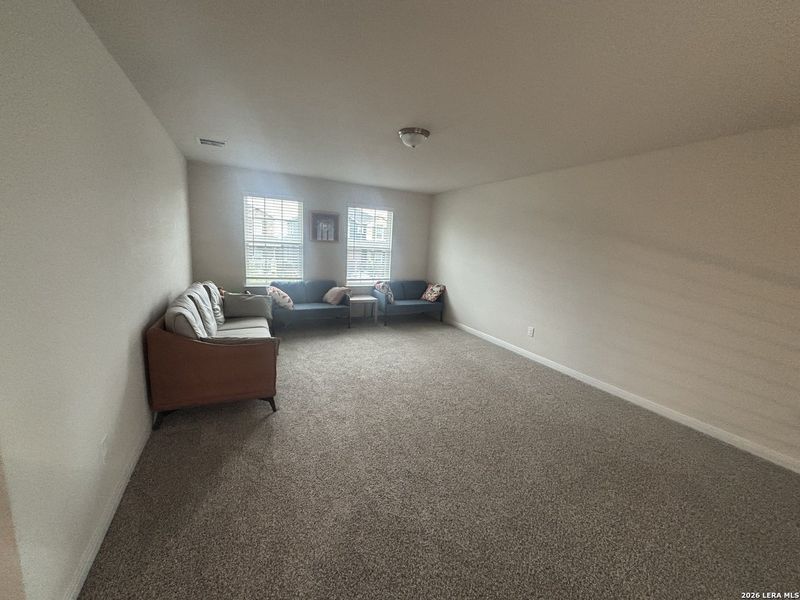 Spacious, unfurnished interior of a new home in Notting Hill, Converse (Image 20).