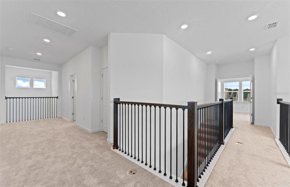 Spacious, unfurnished interior of a new home in Riverwood, Zephyrhills (Image 12).