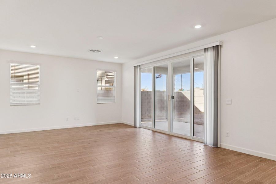 4-web-or-mls-24242-w-southgate-ave