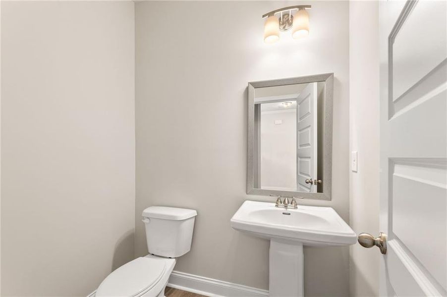 Furnished interior view inside a new home in Hellen Valley, Braselton (Image 7).