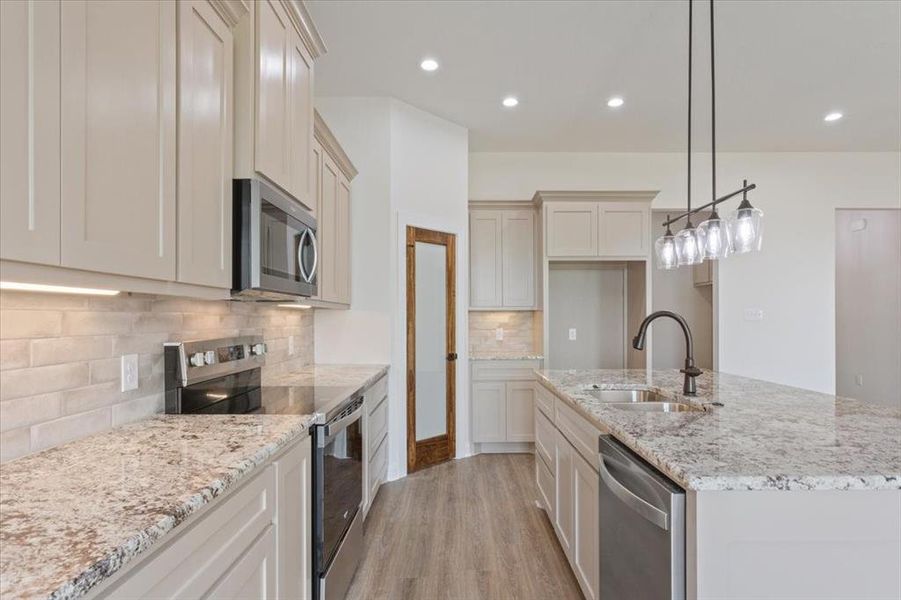 Furnished interior view inside a new home in , Riesel (Image 6).