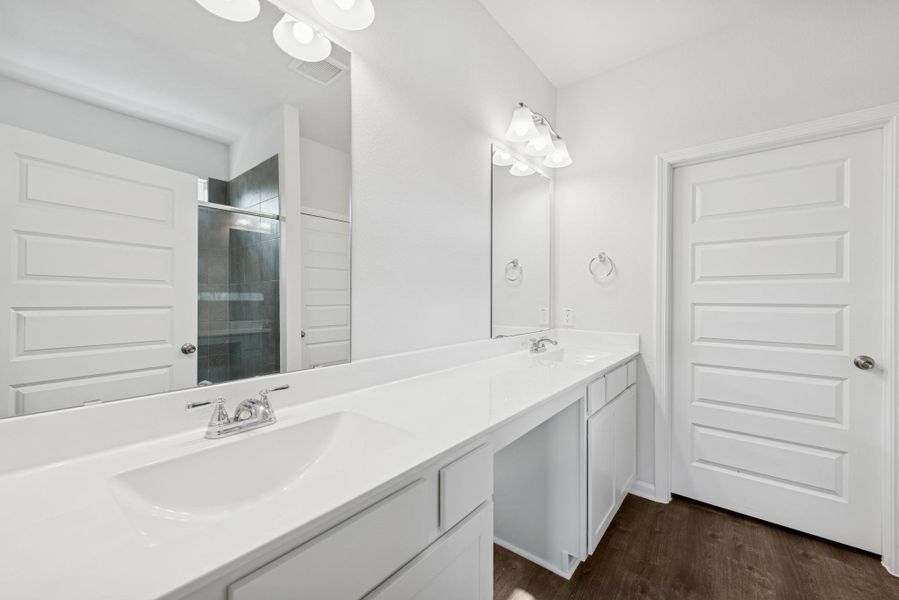 Furnished interior view inside a new home in Sierra Vista, Rosharon (Image 11).