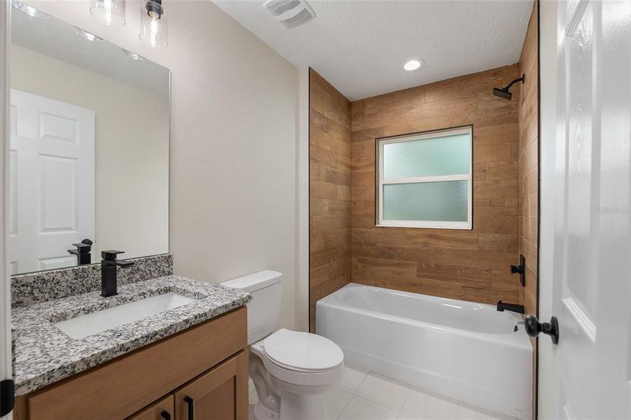 Furnished interior view inside a new home in , Dunnellon (Image 13).