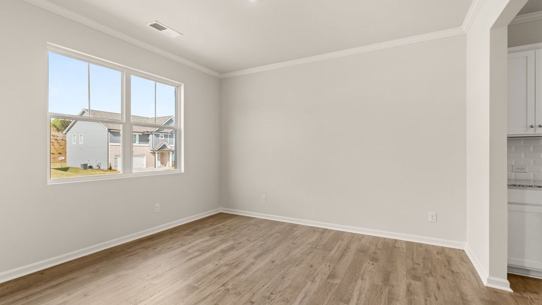 Representative unfurnished interior of a home built from the Halton by D.R. Horton in Thompson Ridge, Dallas (Image 13).