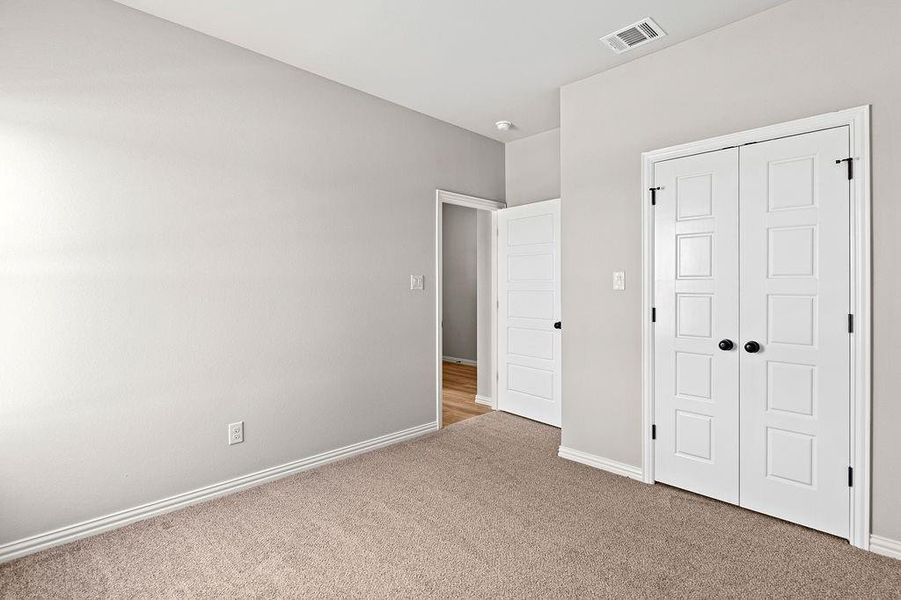 Spacious, unfurnished interior of a new home in Trails of Fossil Creek, Fort Worth (Image 23).