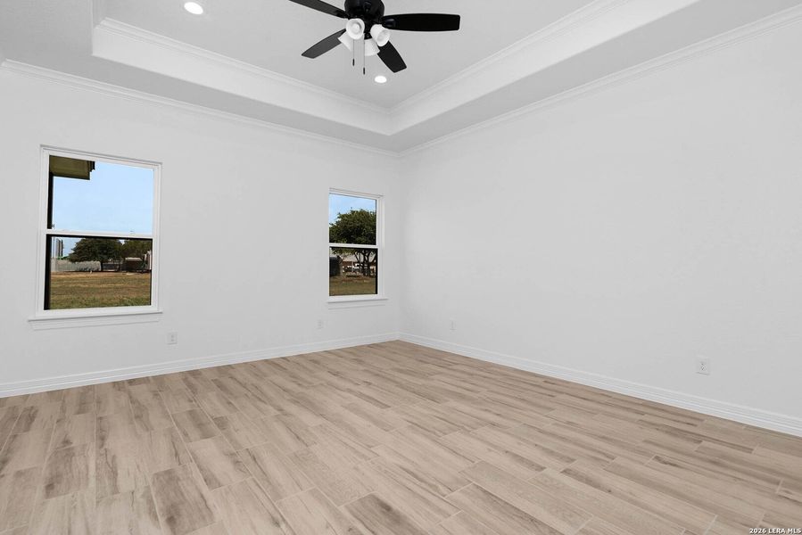 Spacious, unfurnished interior of a new home in , Marion (Image 11).