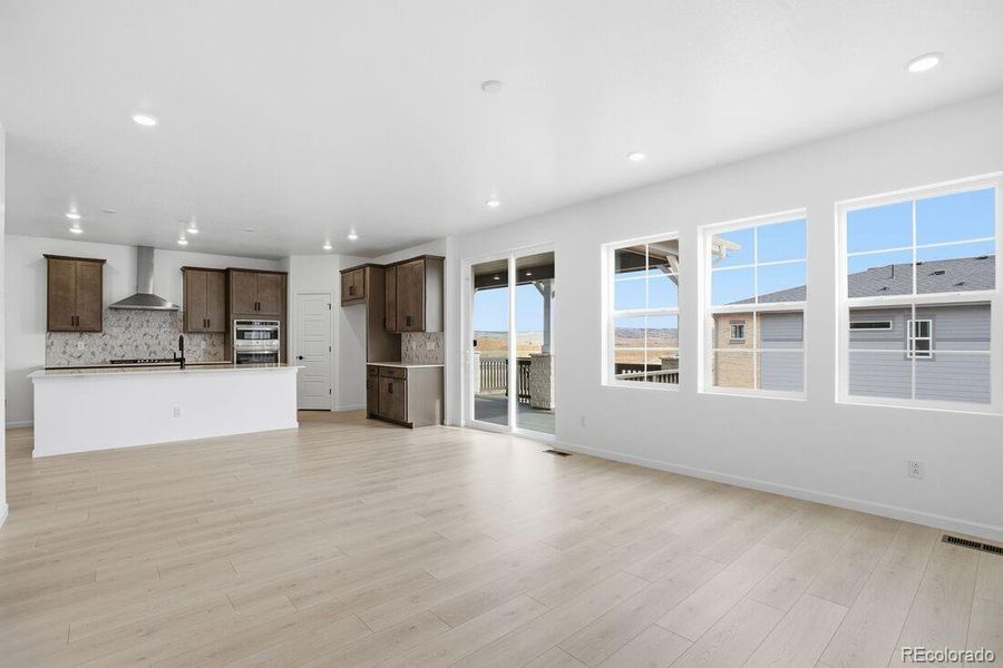 8784 Whiteclover ~ Ready Now