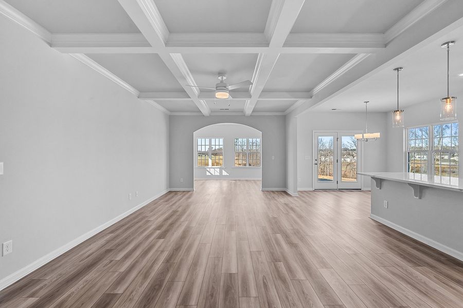 Spacious, unfurnished interior of a new home in Fieldstone, Lexington (Image 17).