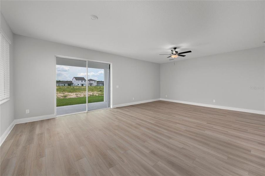 Spacious, unfurnished interior of a new home in Gum Lake Preserve, Lake Alfred (Image 23).