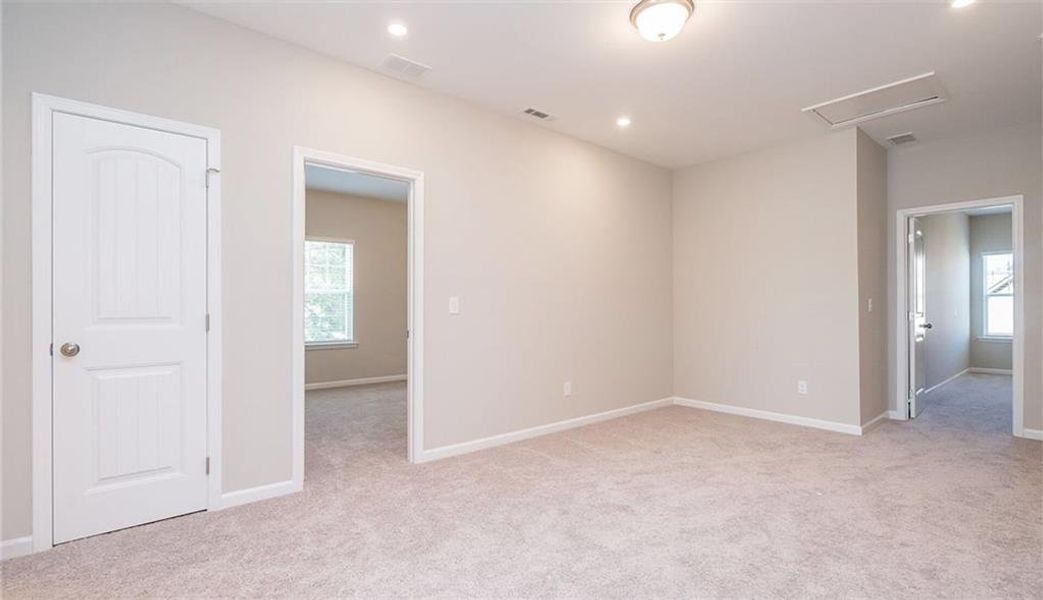 Spacious, unfurnished interior of a new home in Sagebrook, Powder Springs (Image 12).