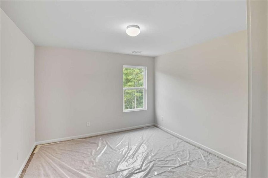 Spacious, unfurnished interior of a new home in Creekside Landing, Dallas (Image 25).