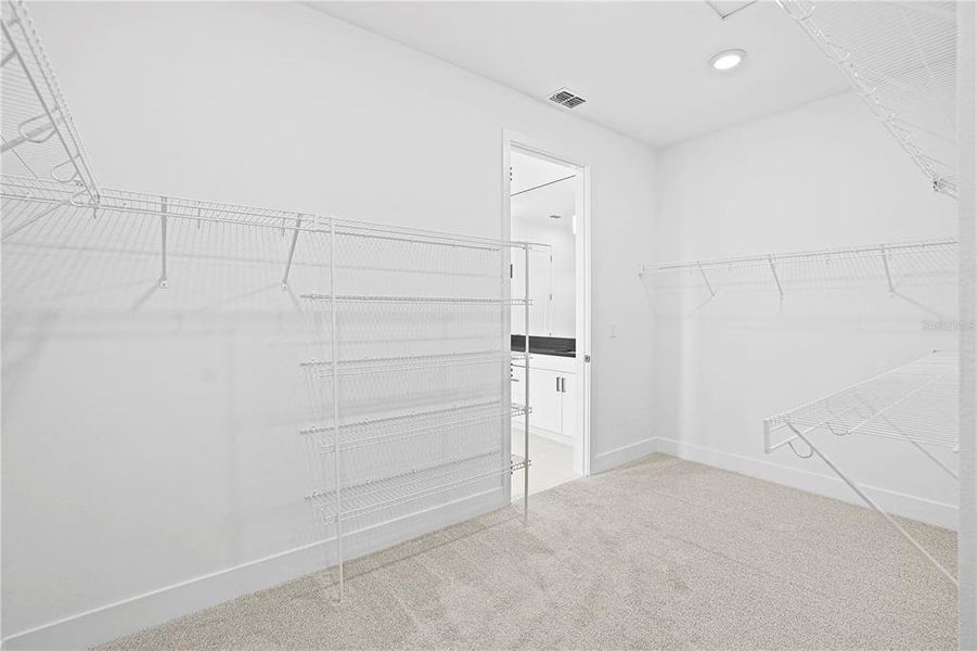 Spacious, unfurnished interior of a new home in Cresswind at Hammock Oaks, Lady Lake (Image 20). Spacious, unfurnished interior of a new home in Cresswind at Hammock Oaks, Lady Lake (Image 20).