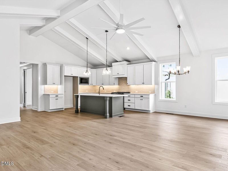 010-1280x960-living-room