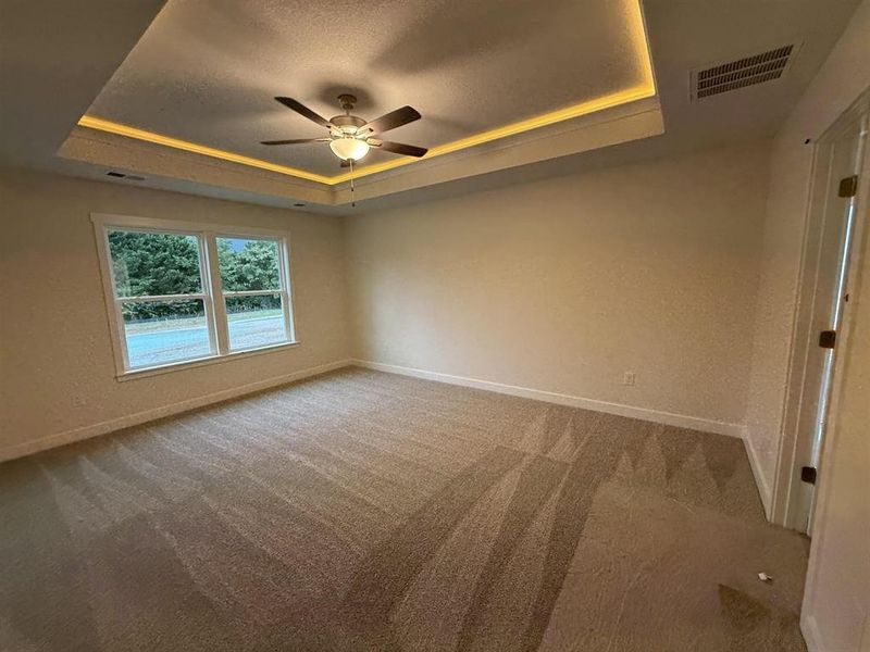Spacious, unfurnished interior of a new home in Davis Heights, Inman (Image 13).
