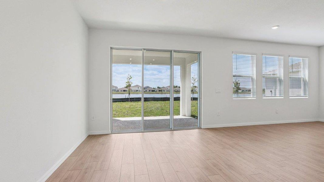 Spacious, unfurnished interior of a new home in Summerlin at Hawthorne Ranch, Lakeland (Image 23).