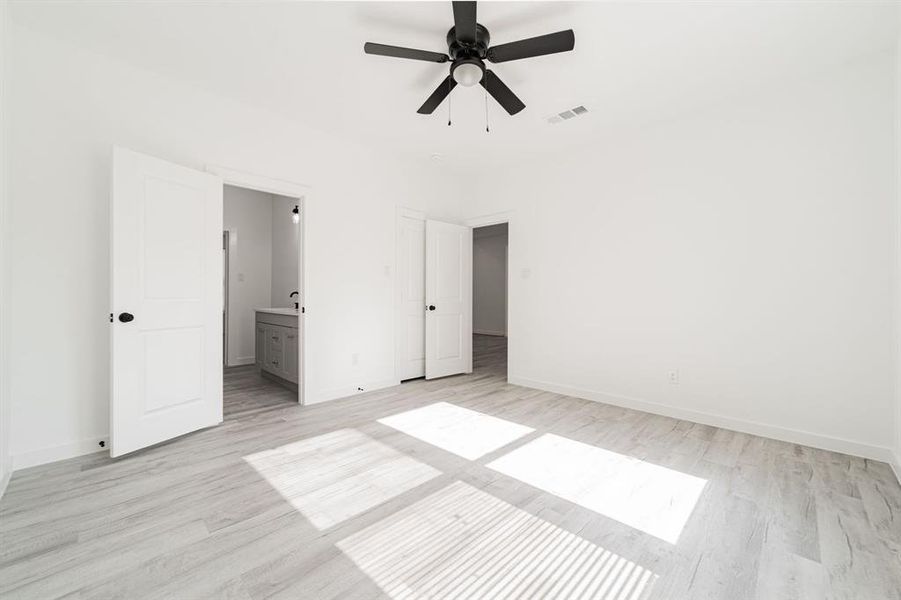 Spacious, unfurnished interior of a new home in , Dallas (Image 24).