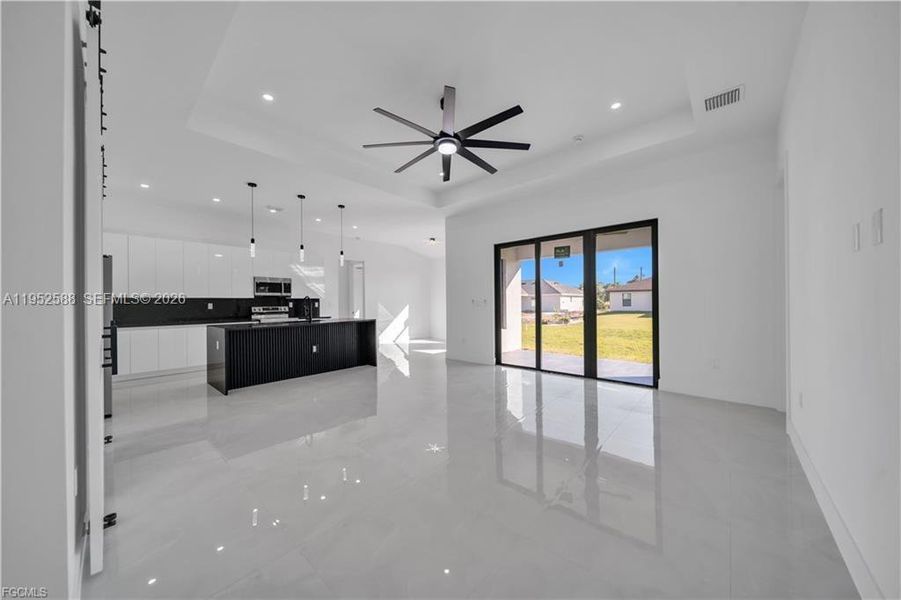 Spacious, unfurnished interior of a new home in , Lehigh Acres (Image 22).