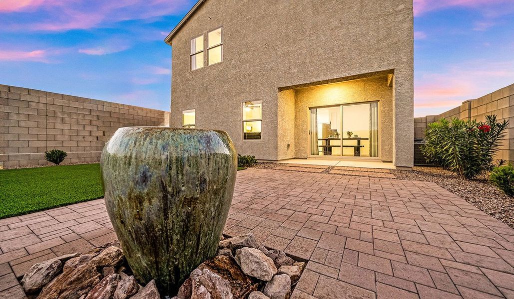 Exterior details and patio area of a home in Blackhawk, Tucson (Image 24).