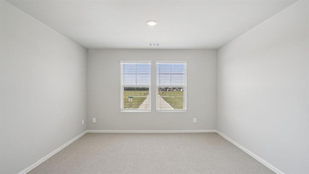 Spacious, unfurnished interior of a new home in Windmore, Princeton (Image 28).