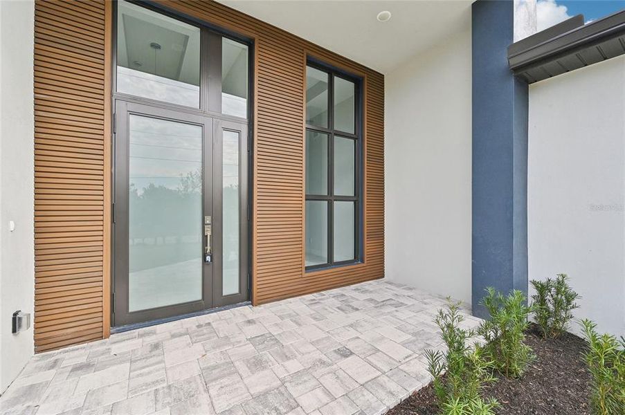 Exterior details and patio area of a home in , Port Charlotte (Image 27).