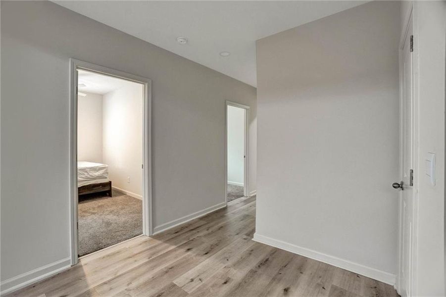 Spacious, unfurnished interior of a new home in Thompson Ridge, Dallas (Image 65). Spacious, unfurnished interior of a new home in Thompson Ridge, Dallas (Image 65).